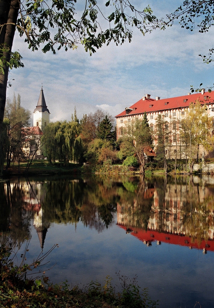 Libochovice - zámek, kostel, zátoka